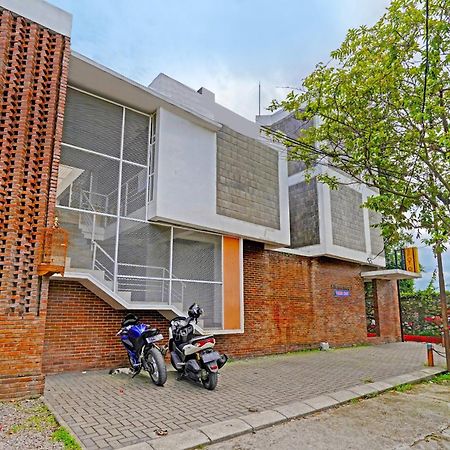 SPOT ON 2190 Alamanda 7 Syariah Bandung Bagian luar foto