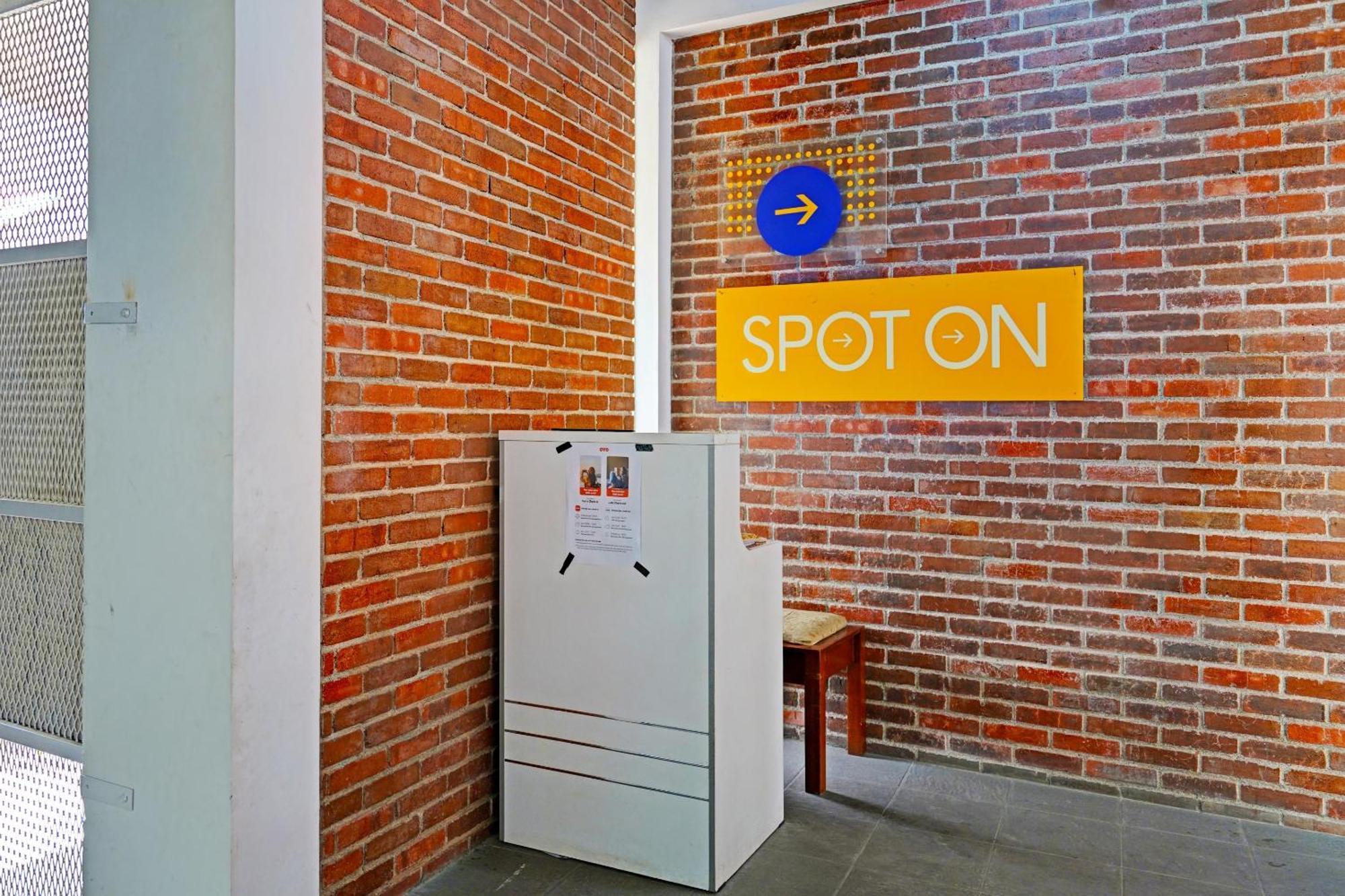 SPOT ON 2190 Alamanda 7 Syariah Bandung Bagian luar foto
